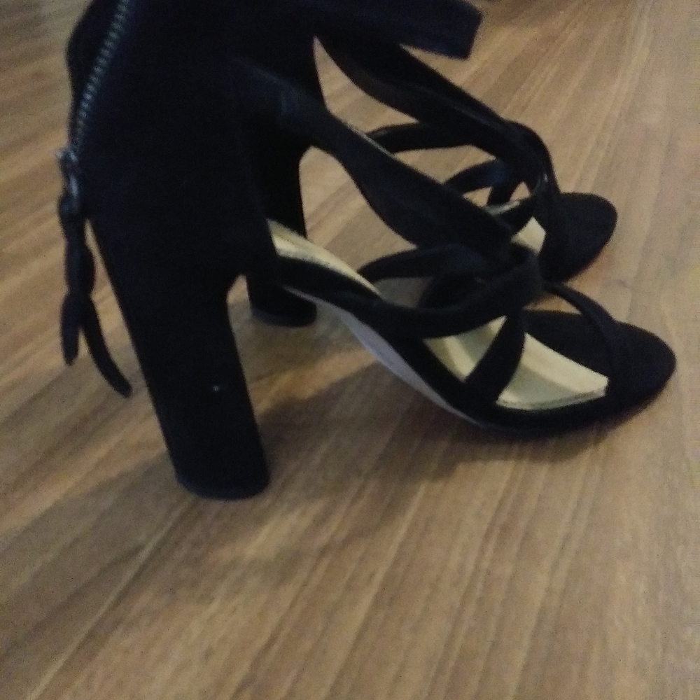 Shoes - Picture 5 of 5